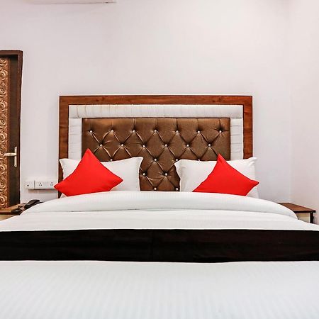 Hotel Capital O 76792 Golden Stone Ghaziabad Exterior foto