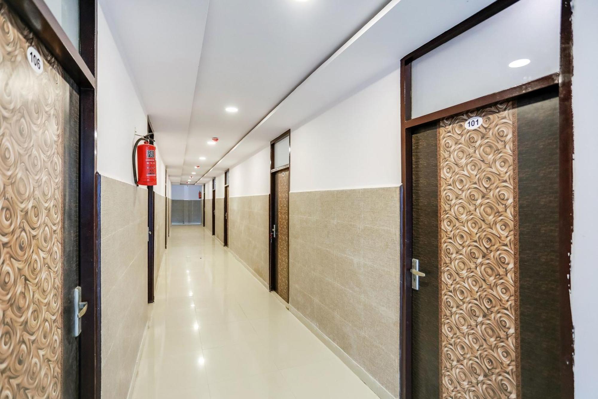 Hotel Capital O 76792 Golden Stone Ghaziabad Exterior foto